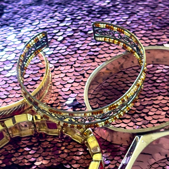 Jewelry - Bracelet bundle